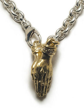 The Namaste with Tristan and Isolde Cuff 750 Yellow Gold with VS Diamonds.&nbsp; Brage 925 Sterling Silver chain with Tristan and Isolde Clasp